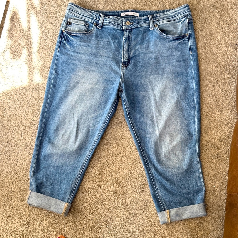 KanCan Light Blue Boyfriend Jeans Capris